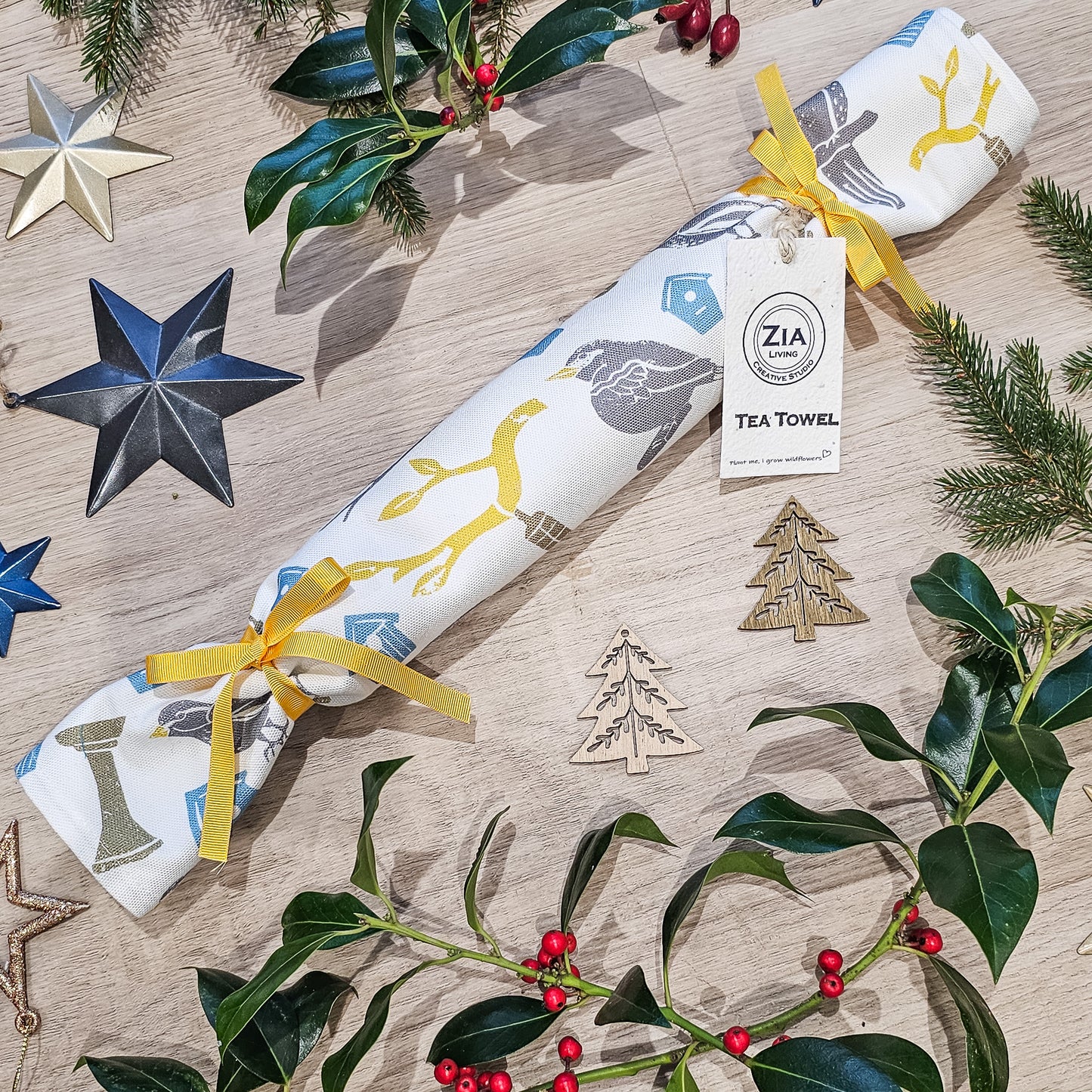 Bird House Tea Towel Christmas Cracker