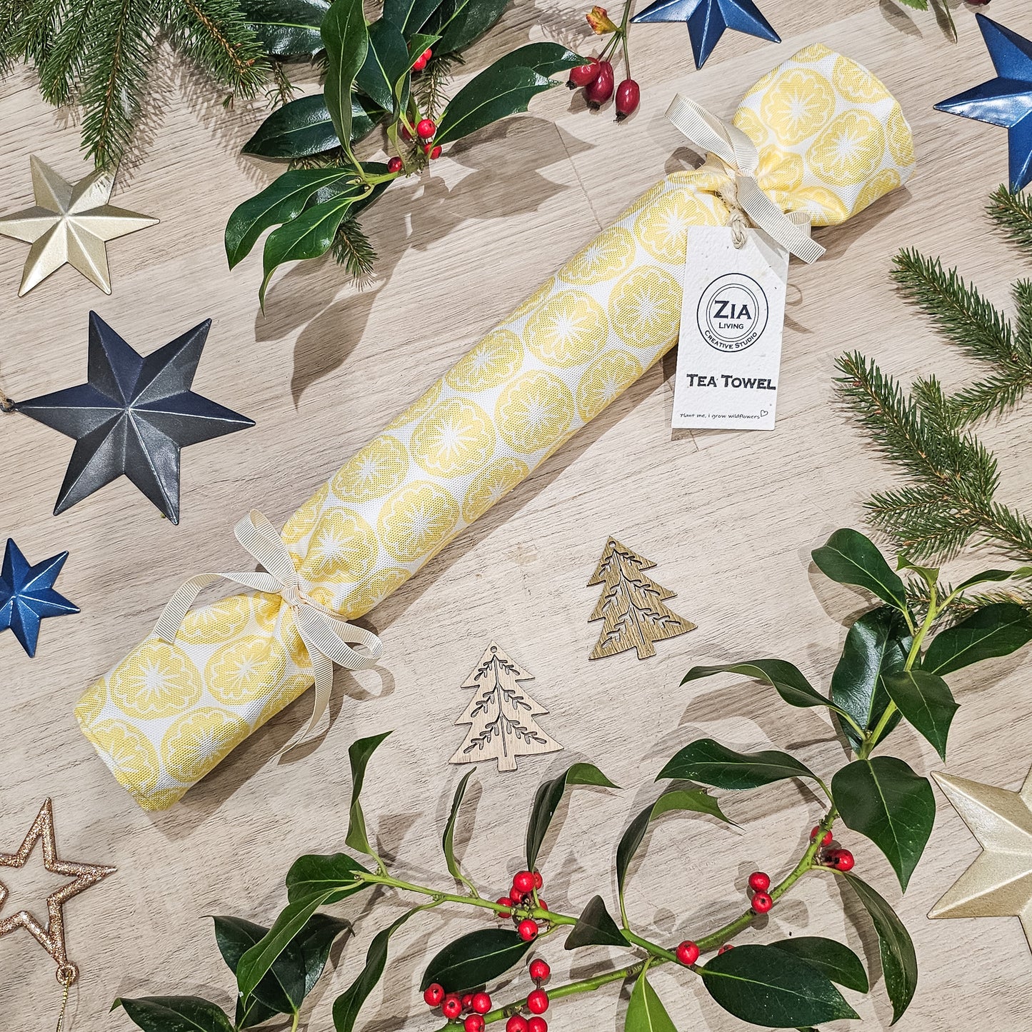 Poppy Seed Head Tea Towel Christmas Cracker